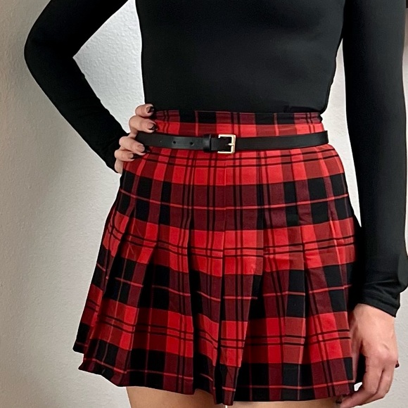 Black Faux Leather Skinny Belt - Picture 1 of 1